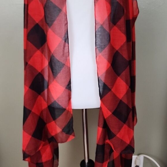 NWT Riah Fashion Red Buffalo Plaid Vest - Picture 5 of 13